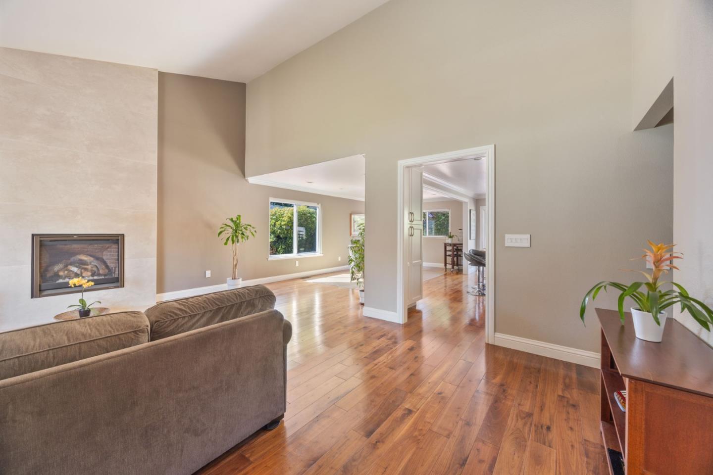 Detail Gallery Image 4 of 27 For 1563 Dorcey Ln, San Jose,  CA 95120 - 4 Beds | 2 Baths