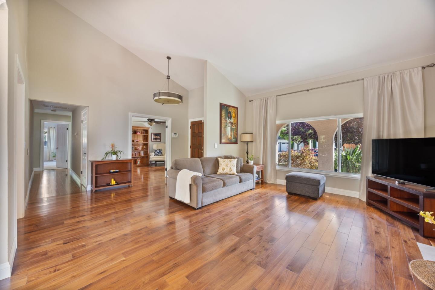 Detail Gallery Image 7 of 27 For 1563 Dorcey Ln, San Jose,  CA 95120 - 4 Beds | 2 Baths