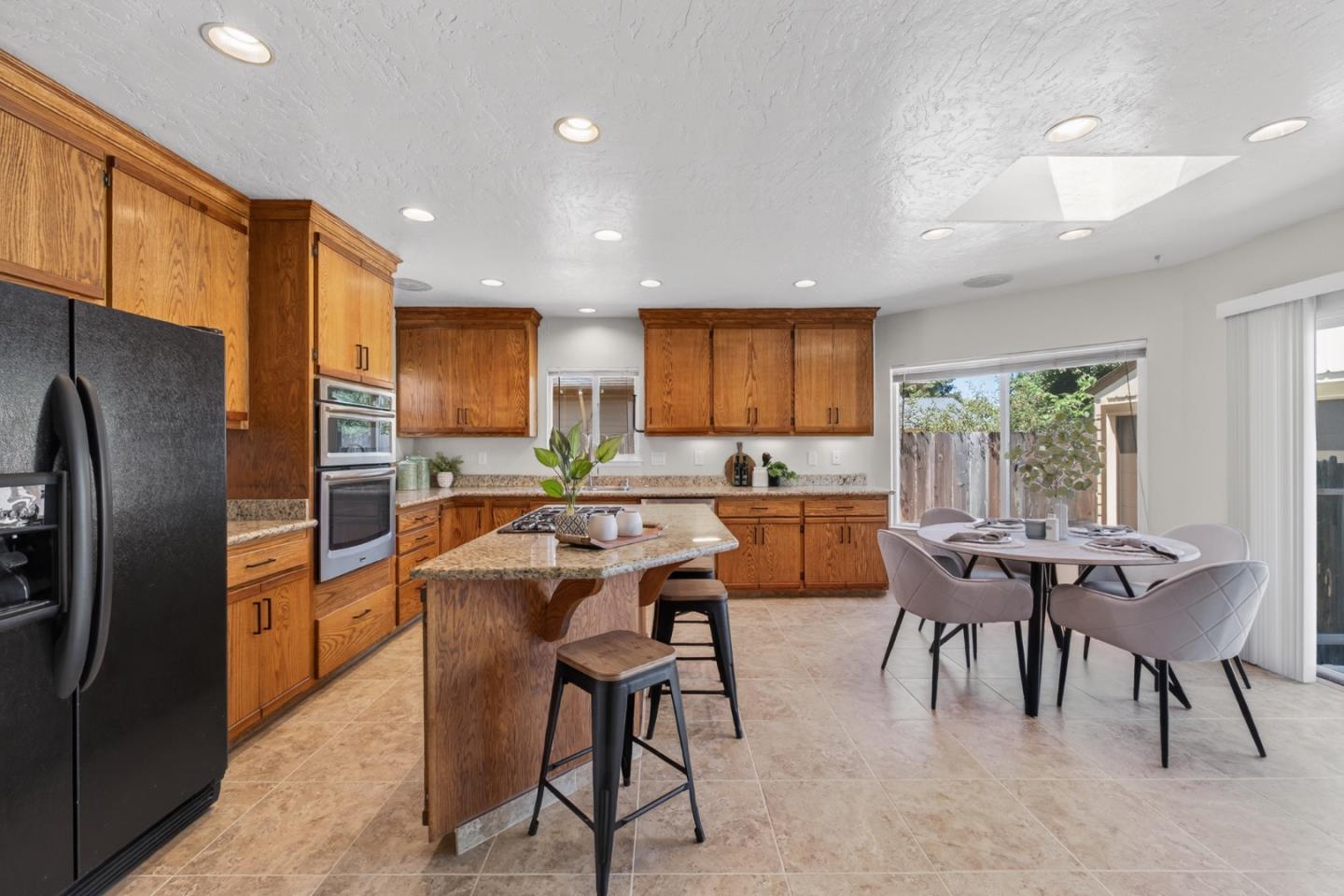 Detail Gallery Image 12 of 43 For 143 Katherine Ave, Salinas,  CA 93901 - 3 Beds | 1 Baths