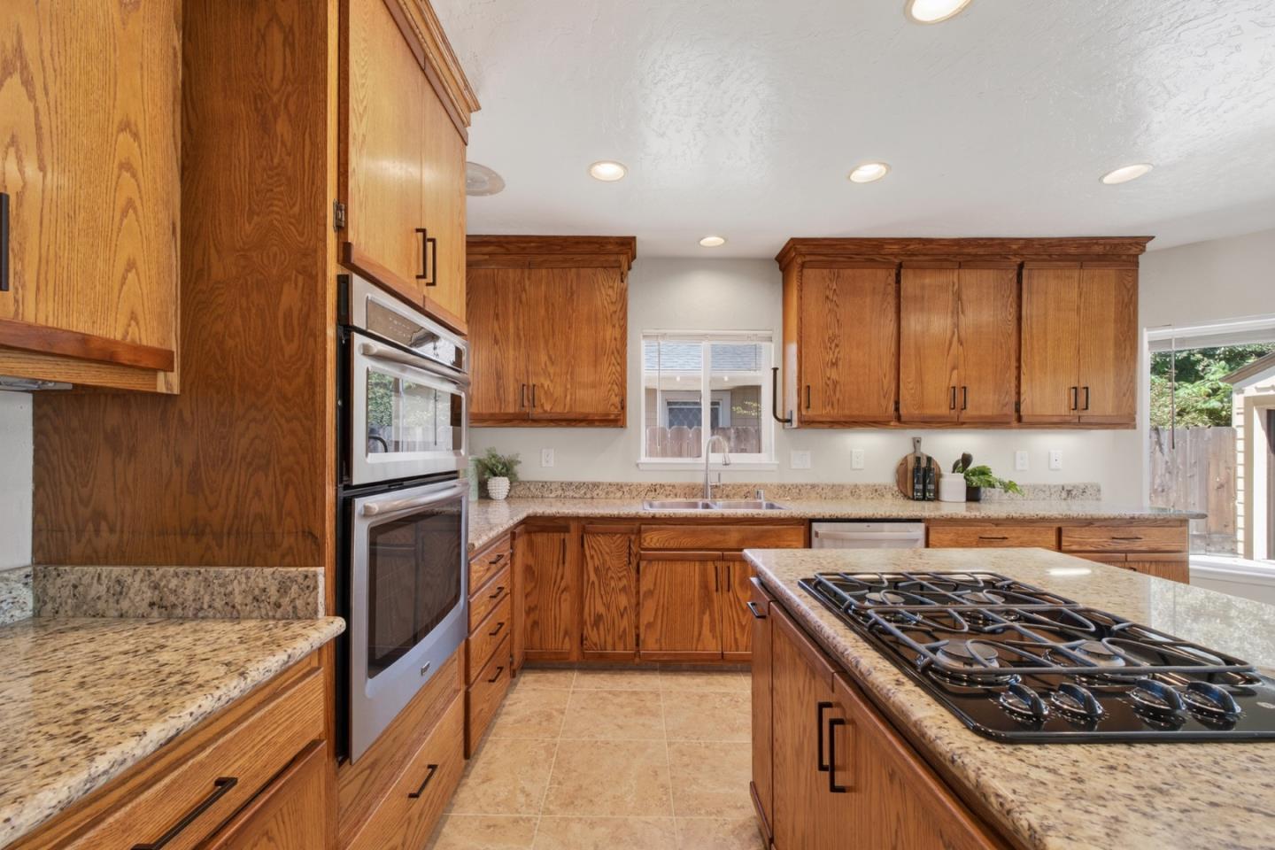 Detail Gallery Image 13 of 43 For 143 Katherine Ave, Salinas,  CA 93901 - 3 Beds | 1 Baths