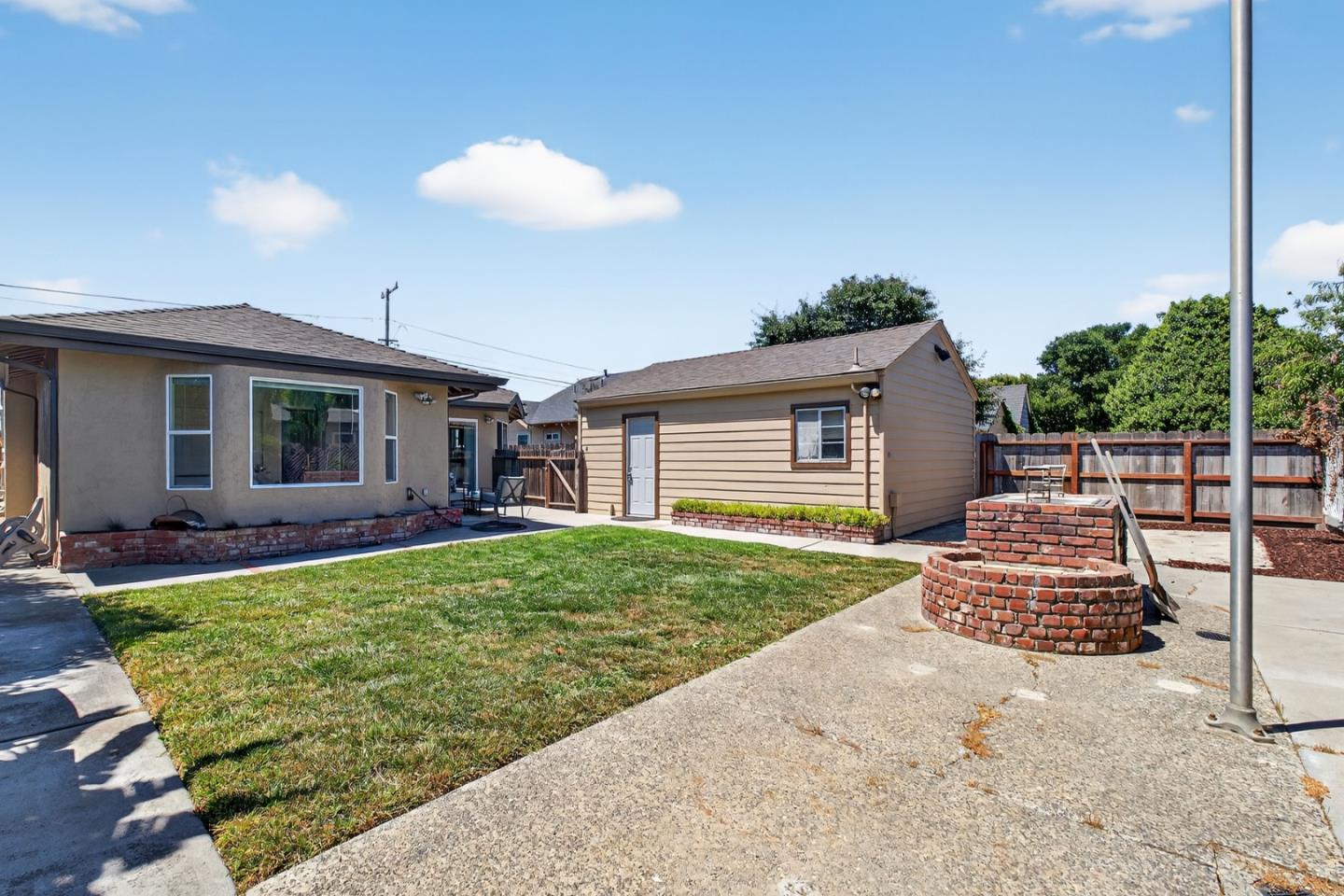 Detail Gallery Image 32 of 43 For 143 Katherine Ave, Salinas,  CA 93901 - 3 Beds | 1 Baths