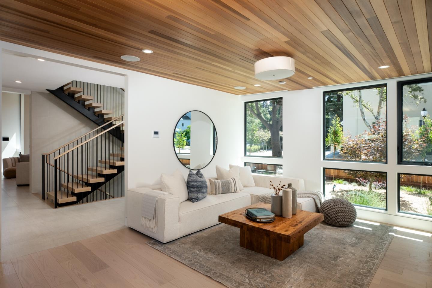 Detail Gallery Image 15 of 84 For 596 Franklin St, Mountain View,  CA 94041 - 6 Beds | 4/3 Baths