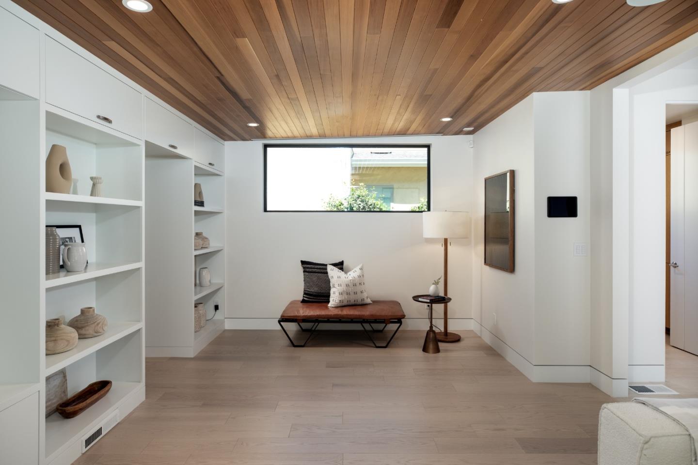 Detail Gallery Image 16 of 84 For 596 Franklin St, Mountain View,  CA 94041 - 6 Beds | 4/3 Baths