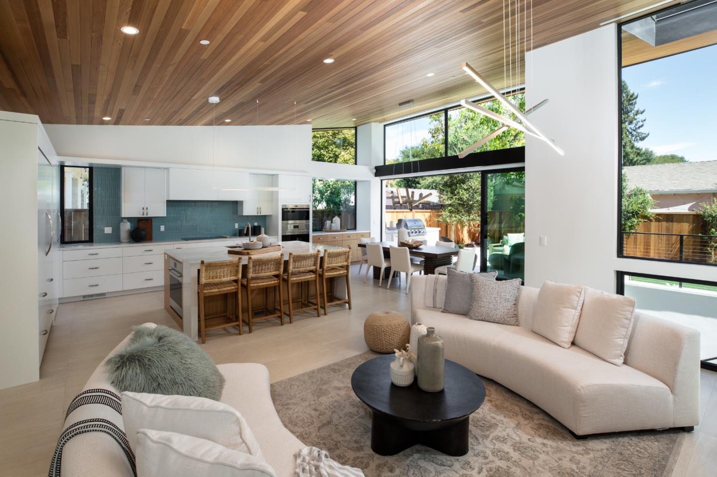 Detail Gallery Image 17 of 84 For 596 Franklin St, Mountain View,  CA 94041 - 6 Beds | 4/3 Baths