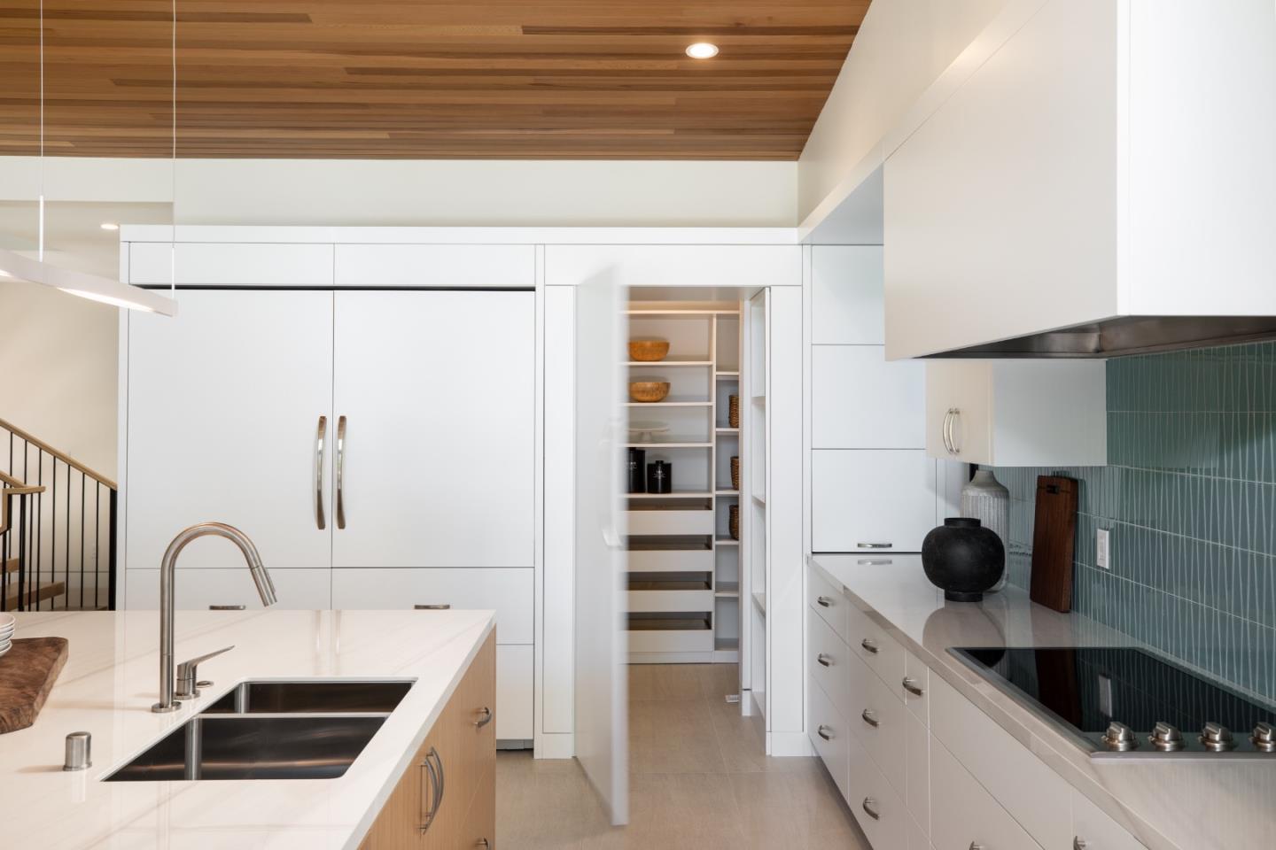 Detail Gallery Image 21 of 84 For 596 Franklin St, Mountain View,  CA 94041 - 6 Beds | 4/3 Baths