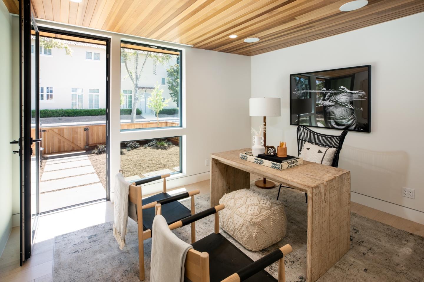Detail Gallery Image 31 of 84 For 596 Franklin St, Mountain View,  CA 94041 - 6 Beds | 4/3 Baths