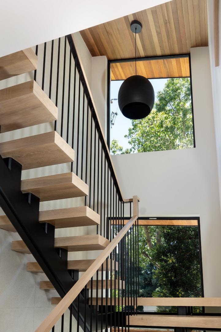 Detail Gallery Image 37 of 84 For 596 Franklin St, Mountain View,  CA 94041 - 6 Beds | 4/3 Baths
