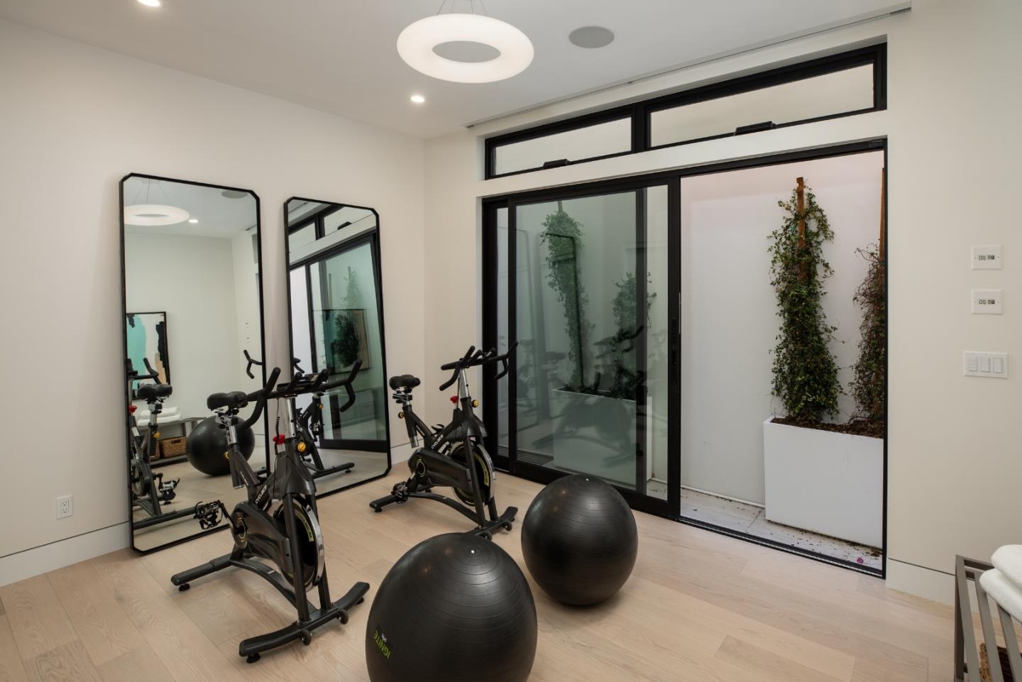 Detail Gallery Image 65 of 84 For 596 Franklin St, Mountain View,  CA 94041 - 6 Beds | 4/3 Baths