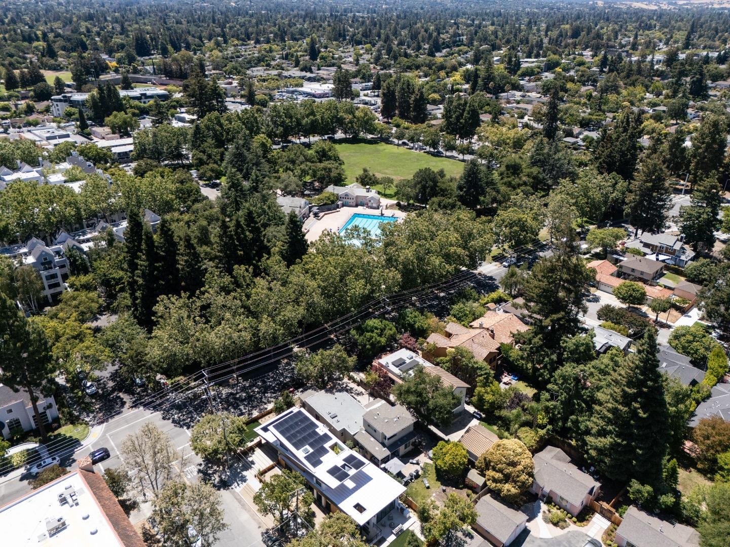 Detail Gallery Image 72 of 84 For 596 Franklin St, Mountain View,  CA 94041 - 6 Beds | 4/3 Baths