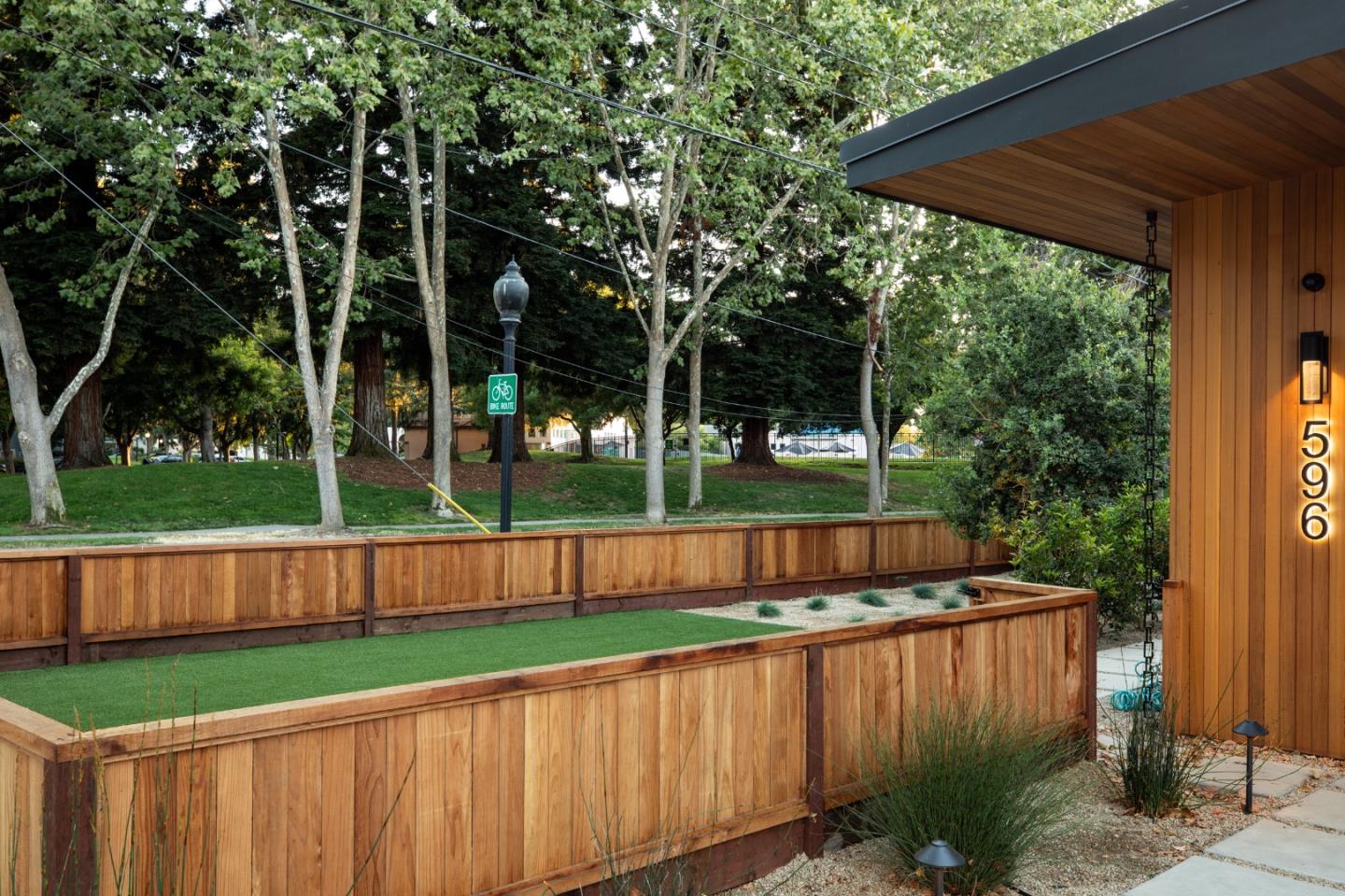 Detail Gallery Image 8 of 84 For 596 Franklin St, Mountain View,  CA 94041 - 6 Beds | 4/3 Baths