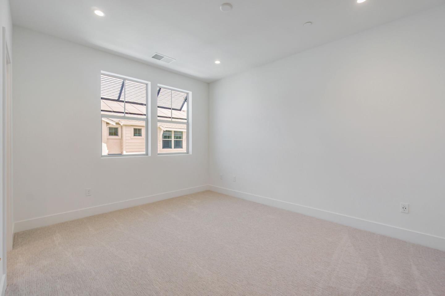 Detail Gallery Image 15 of 19 For 186 Oak Cir, Walnut Creek,  CA 94597 - 4 Beds | 3/1 Baths