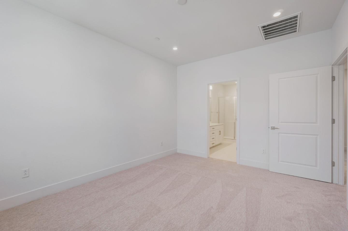 Detail Gallery Image 16 of 19 For 186 Oak Cir, Walnut Creek,  CA 94597 - 4 Beds | 3/1 Baths