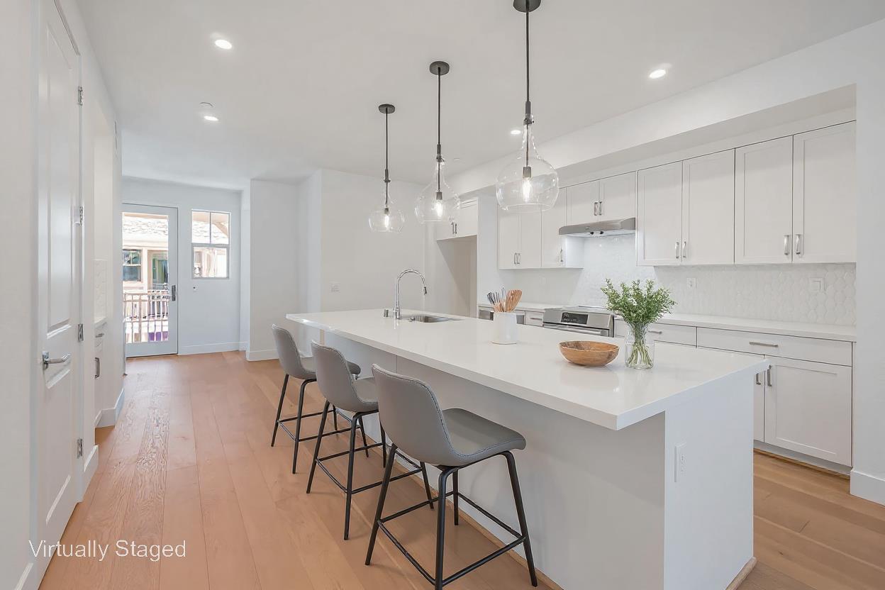 Detail Gallery Image 2 of 19 For 186 Oak Cir, Walnut Creek,  CA 94597 - 4 Beds | 3/1 Baths