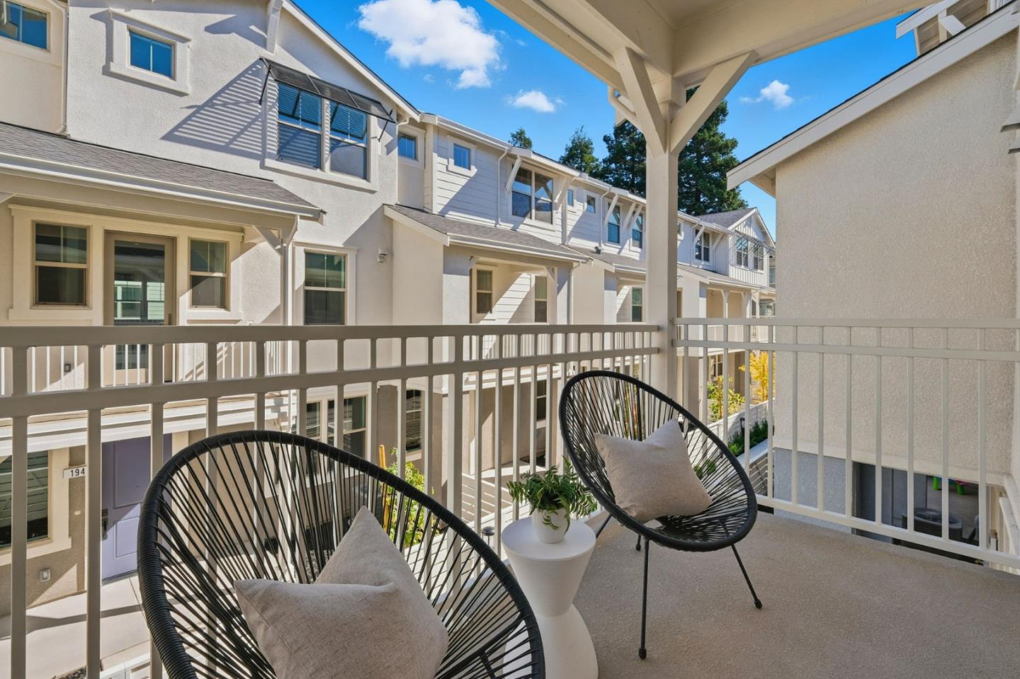 Detail Gallery Image 21 of 23 For 186 Oak Cir, Walnut Creek,  CA 94597 - 4 Beds | 3/1 Baths