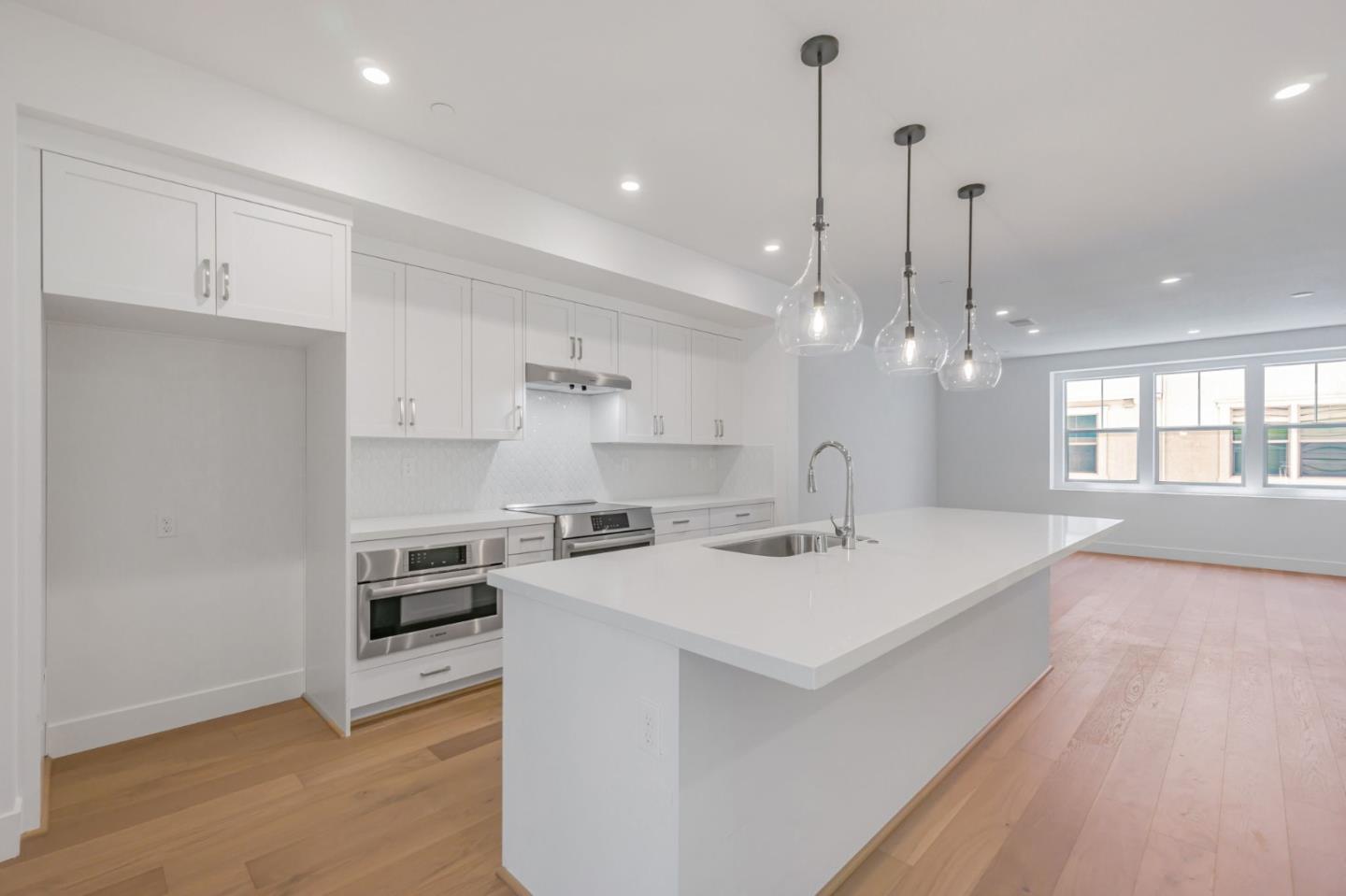 Detail Gallery Image 4 of 19 For 186 Oak Cir, Walnut Creek,  CA 94597 - 4 Beds | 3/1 Baths