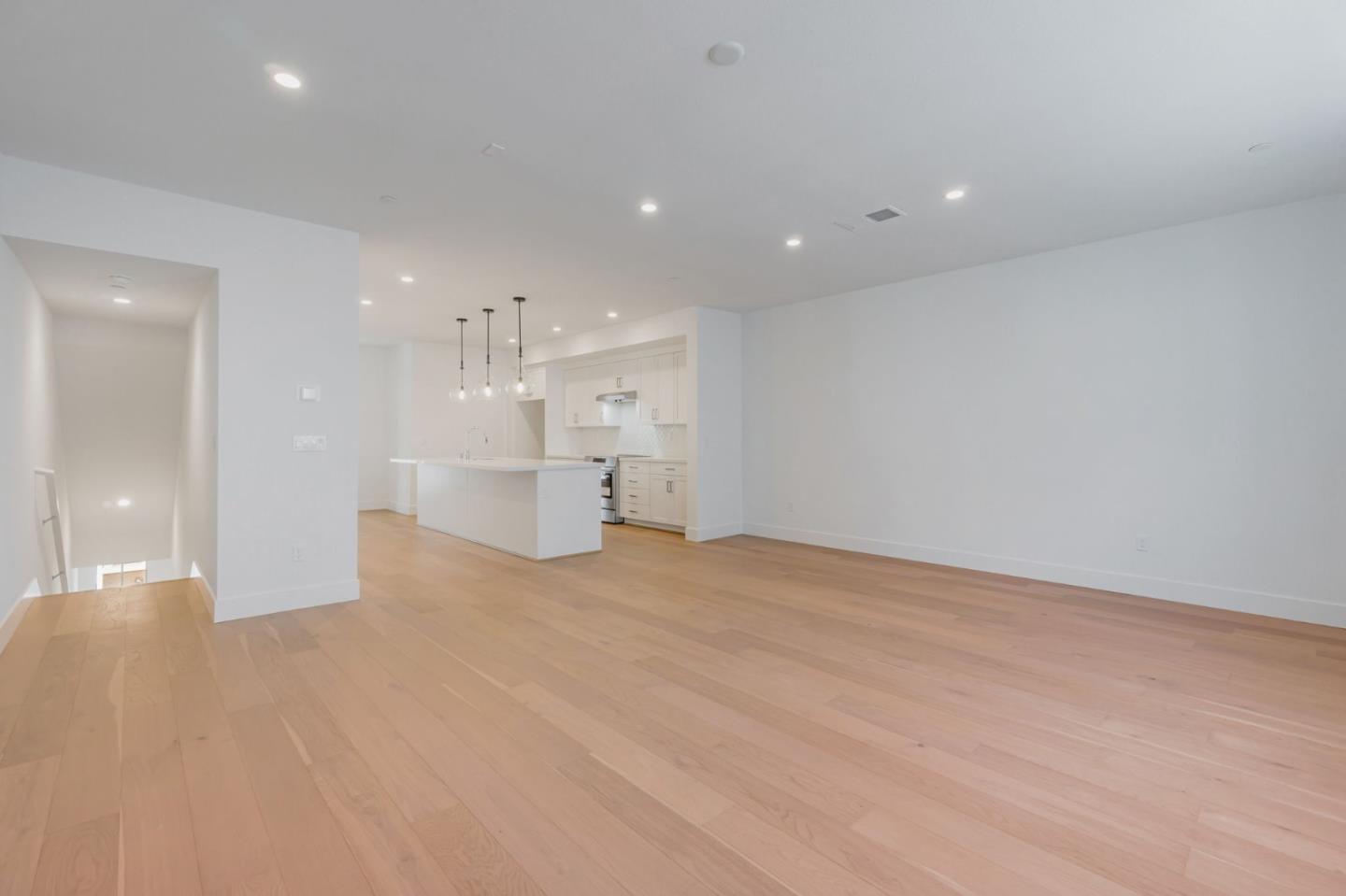 Detail Gallery Image 6 of 19 For 186 Oak Cir, Walnut Creek,  CA 94597 - 4 Beds | 3/1 Baths