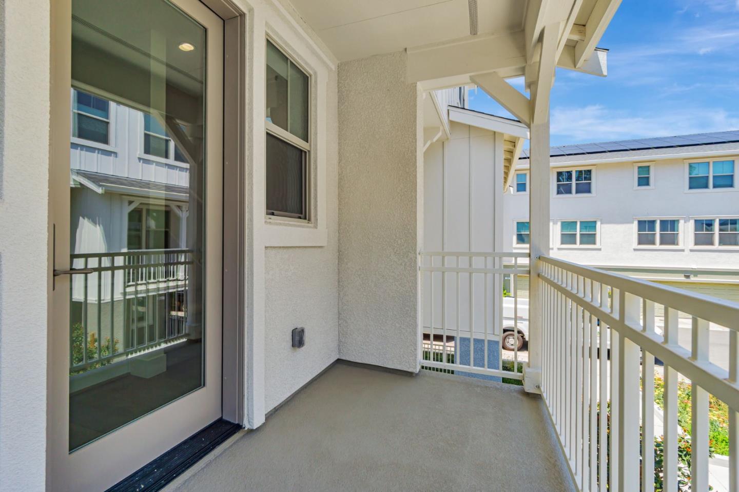 Detail Gallery Image 8 of 19 For 186 Oak Cir, Walnut Creek,  CA 94597 - 4 Beds | 3/1 Baths