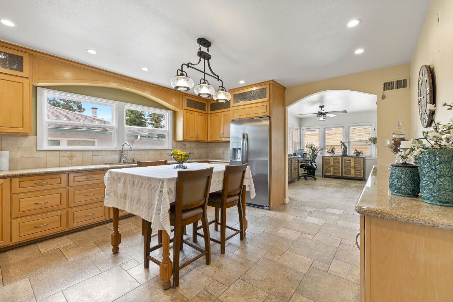 Detail Gallery Image 11 of 36 For 233 Rigg St, Santa Cruz,  CA 95060 - 3 Beds | 2/1 Baths