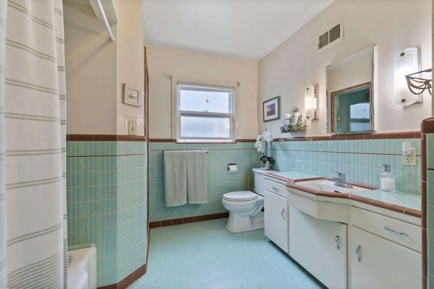 Detail Gallery Image 17 of 36 For 233 Rigg St, Santa Cruz,  CA 95060 - 3 Beds | 2/1 Baths