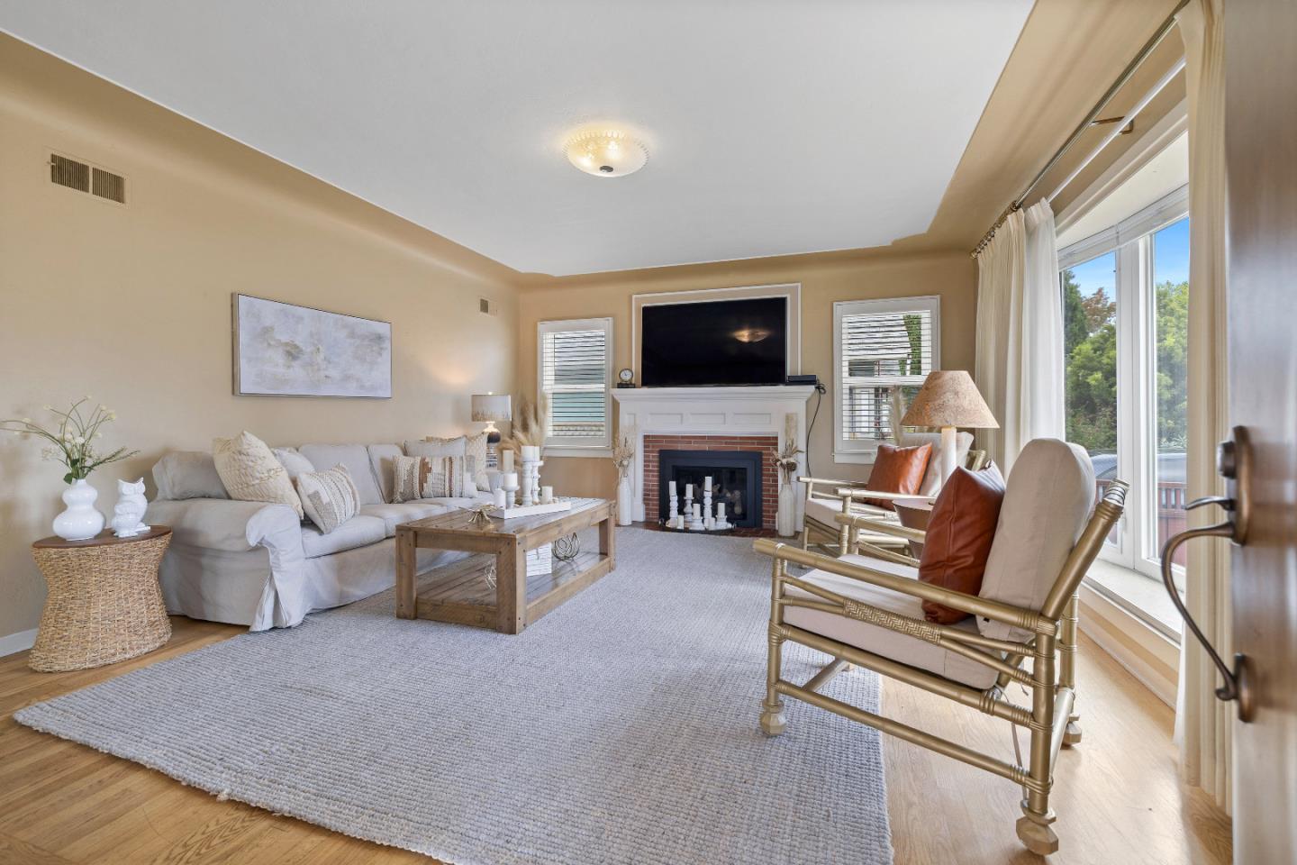 Detail Gallery Image 6 of 36 For 233 Rigg St, Santa Cruz,  CA 95060 - 3 Beds | 2/1 Baths