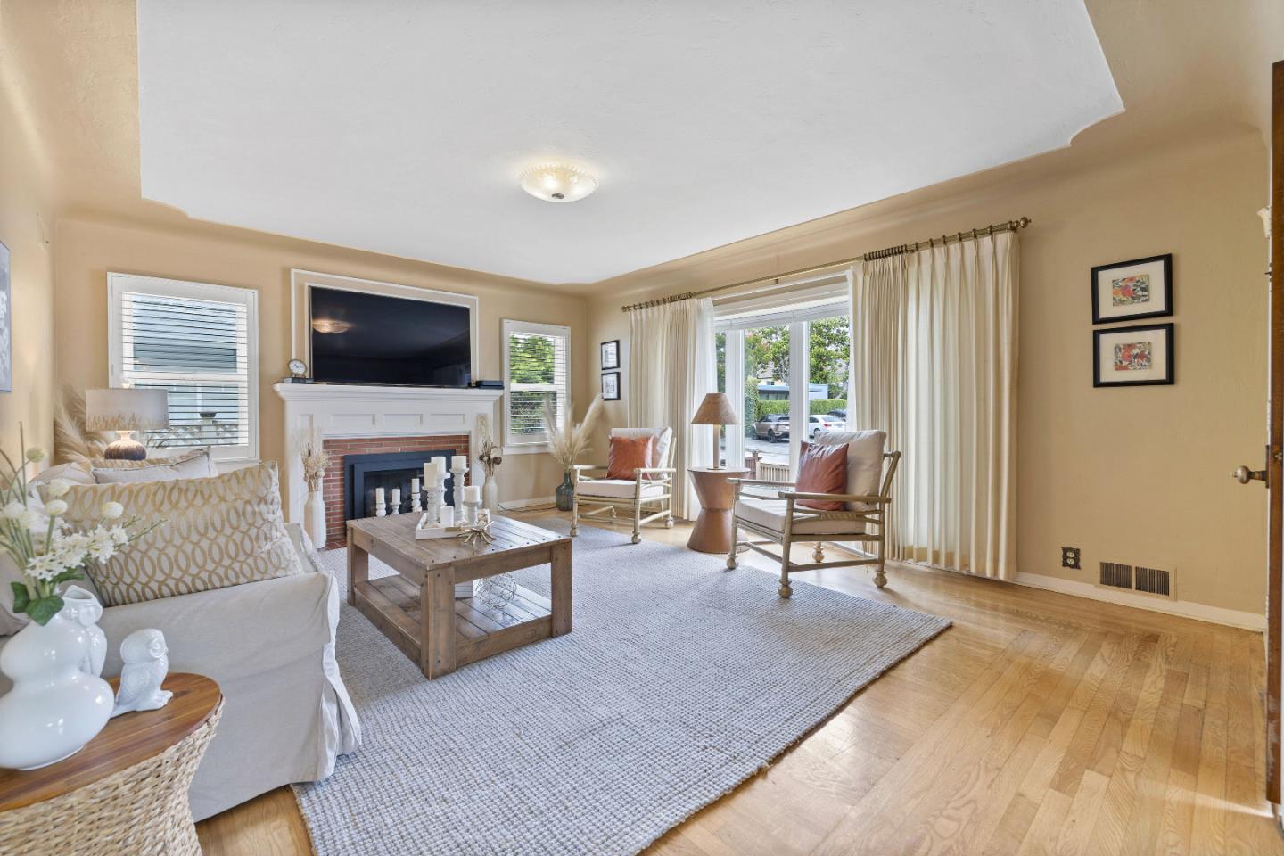 Detail Gallery Image 7 of 36 For 233 Rigg St, Santa Cruz,  CA 95060 - 3 Beds | 2/1 Baths