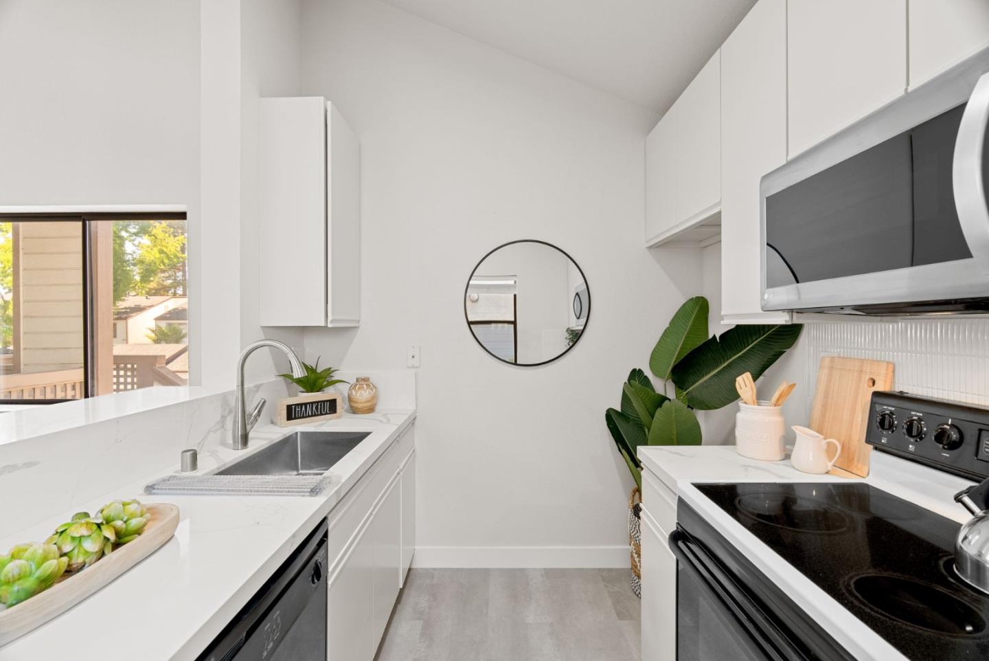 Detail Gallery Image 14 of 60 For 1441 Rocklin Ct, San Jose,  CA 95131 - 2 Beds | 1 Baths
