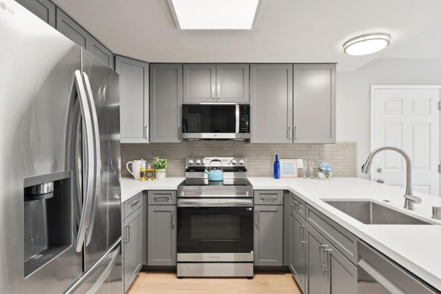 Detail Gallery Image 13 of 28 For 1115-1117 Topaz Ave, San Jose,  CA 95117 - – Beds | – Baths
