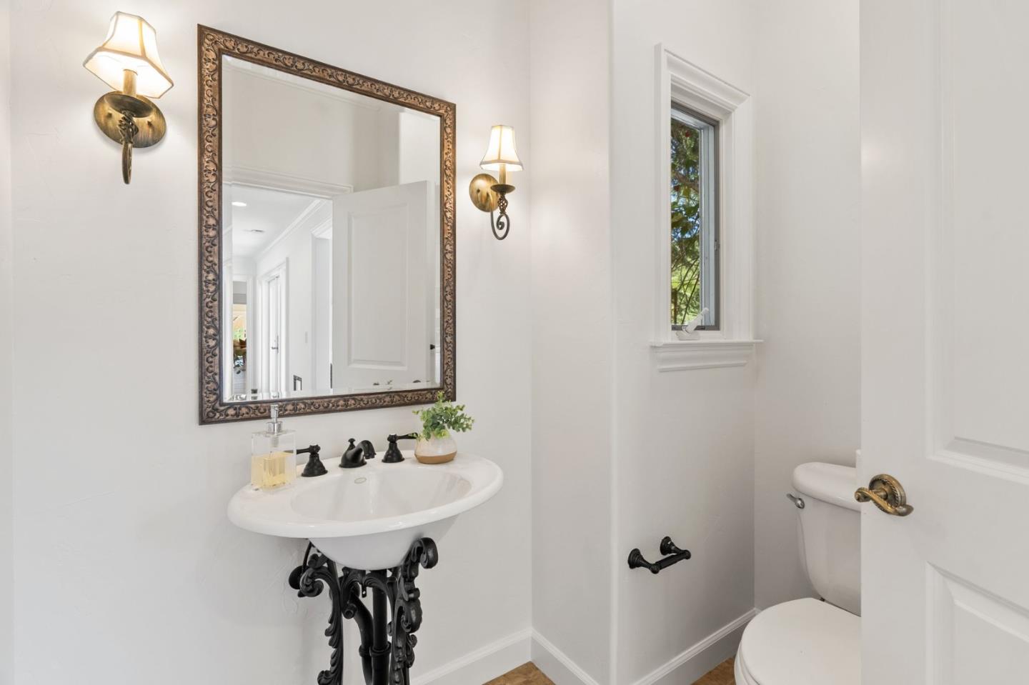 Detail Gallery Image 15 of 84 For 15651 Kennedy Rd, Los Gatos,  CA 95032 - 4 Beds | 4 Baths