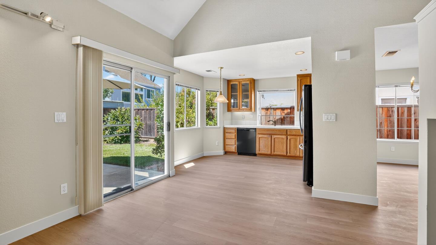 Detail Gallery Image 10 of 38 For 7347 Forsum Rd, San Jose,  CA 95138 - 3 Beds | 2/1 Baths