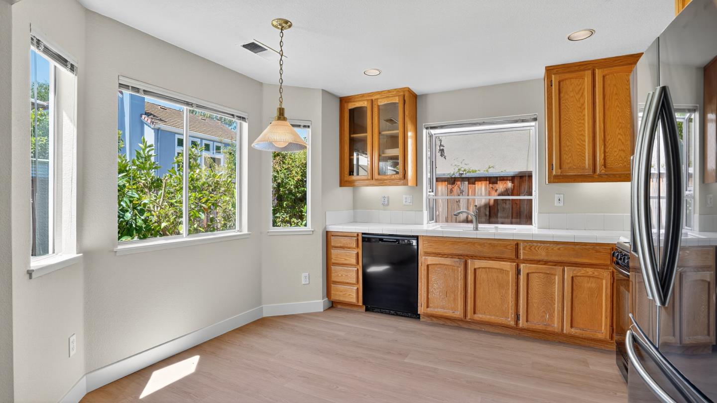 Detail Gallery Image 11 of 38 For 7347 Forsum Rd, San Jose,  CA 95138 - 3 Beds | 2/1 Baths