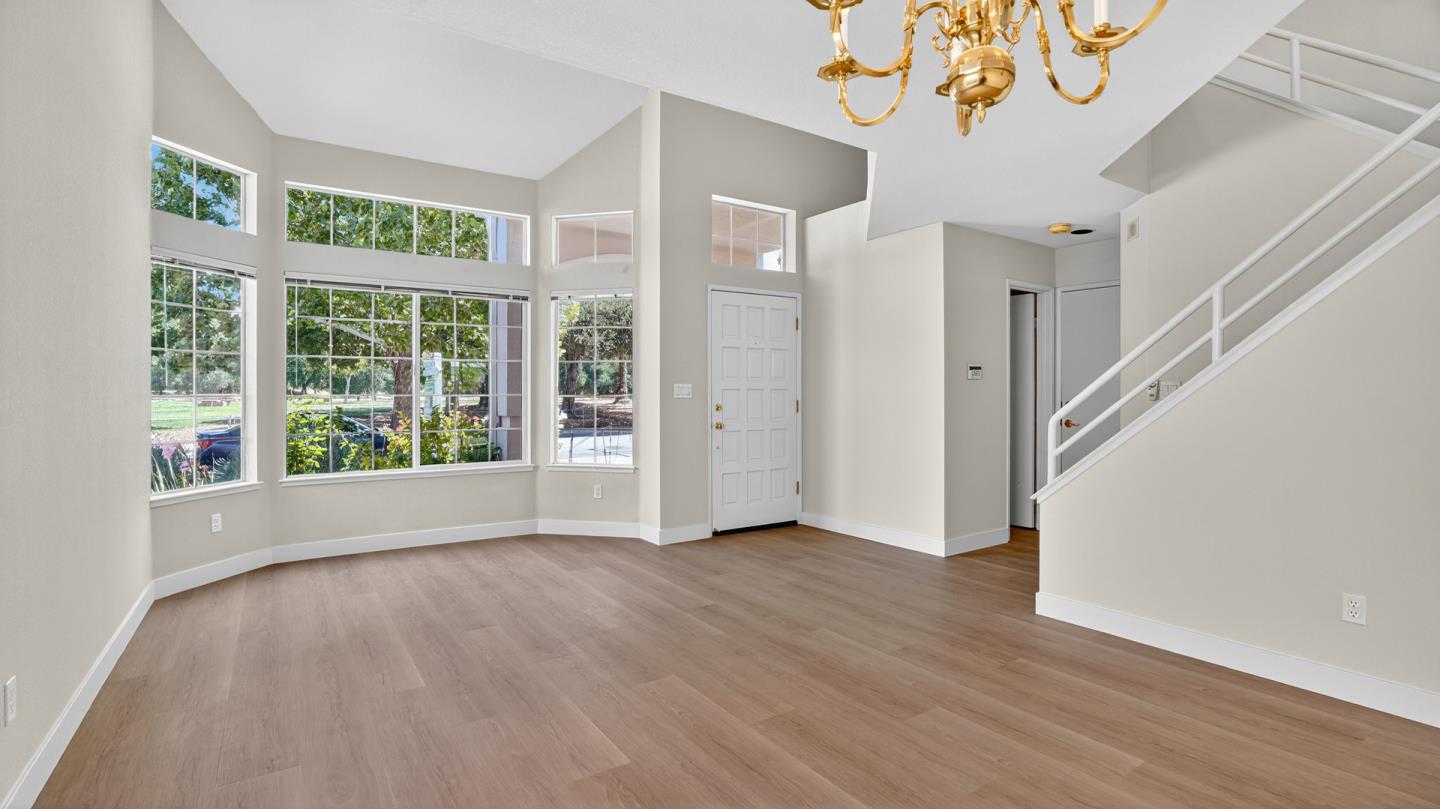 Detail Gallery Image 5 of 38 For 7347 Forsum Rd, San Jose,  CA 95138 - 3 Beds | 2/1 Baths