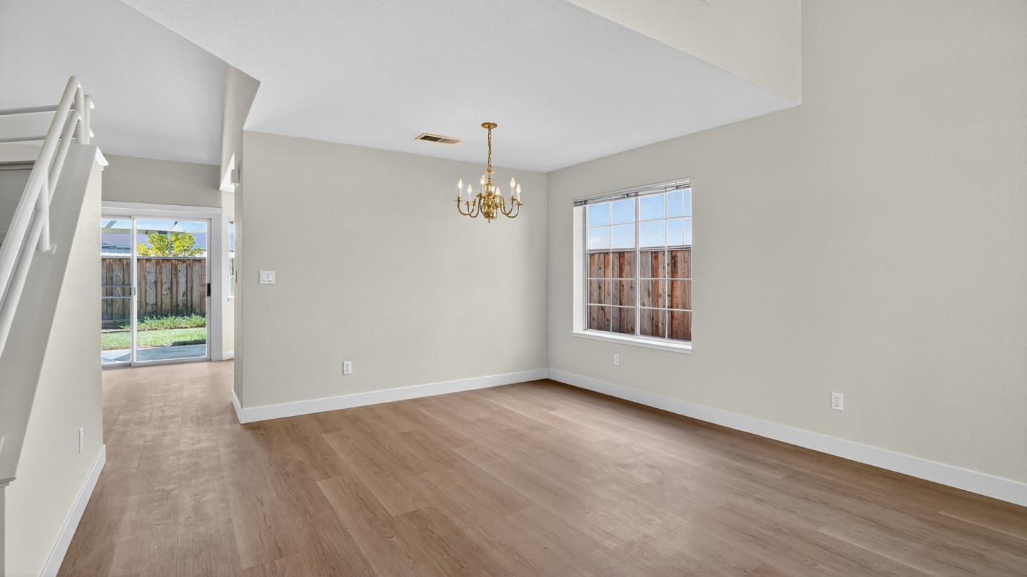 Detail Gallery Image 7 of 38 For 7347 Forsum Rd, San Jose,  CA 95138 - 3 Beds | 2/1 Baths