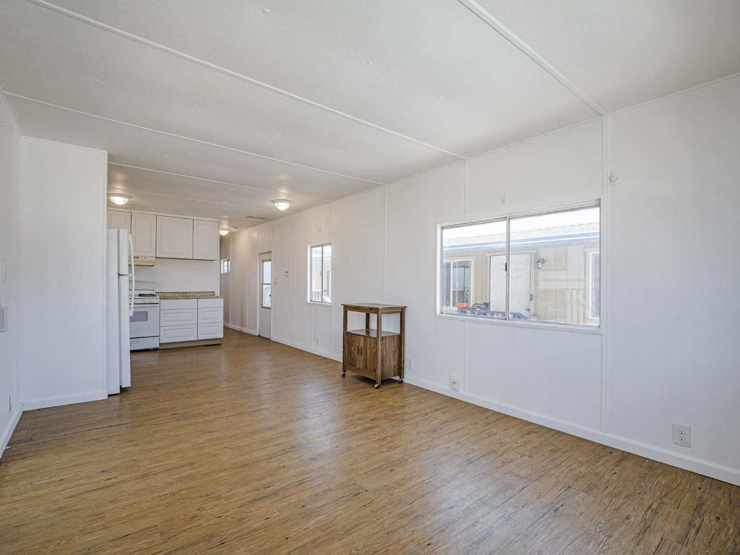 Detail Gallery Image 11 of 30 For 3128 Crescent Ave #19,  Marina,  CA 93933 - 3 Beds | 1 Baths