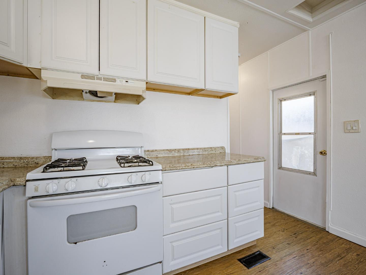 Detail Gallery Image 13 of 30 For 3128 Crescent Ave #19,  Marina,  CA 93933 - 3 Beds | 1 Baths