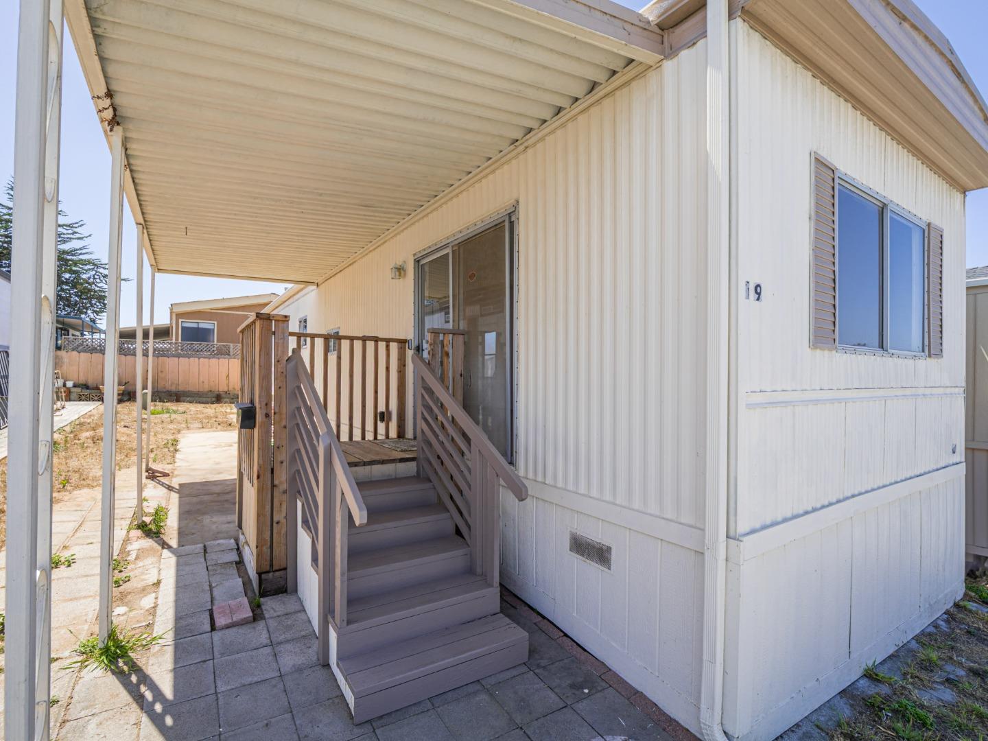 Detail Gallery Image 4 of 30 For 3128 Crescent Ave #19,  Marina,  CA 93933 - 3 Beds | 1 Baths