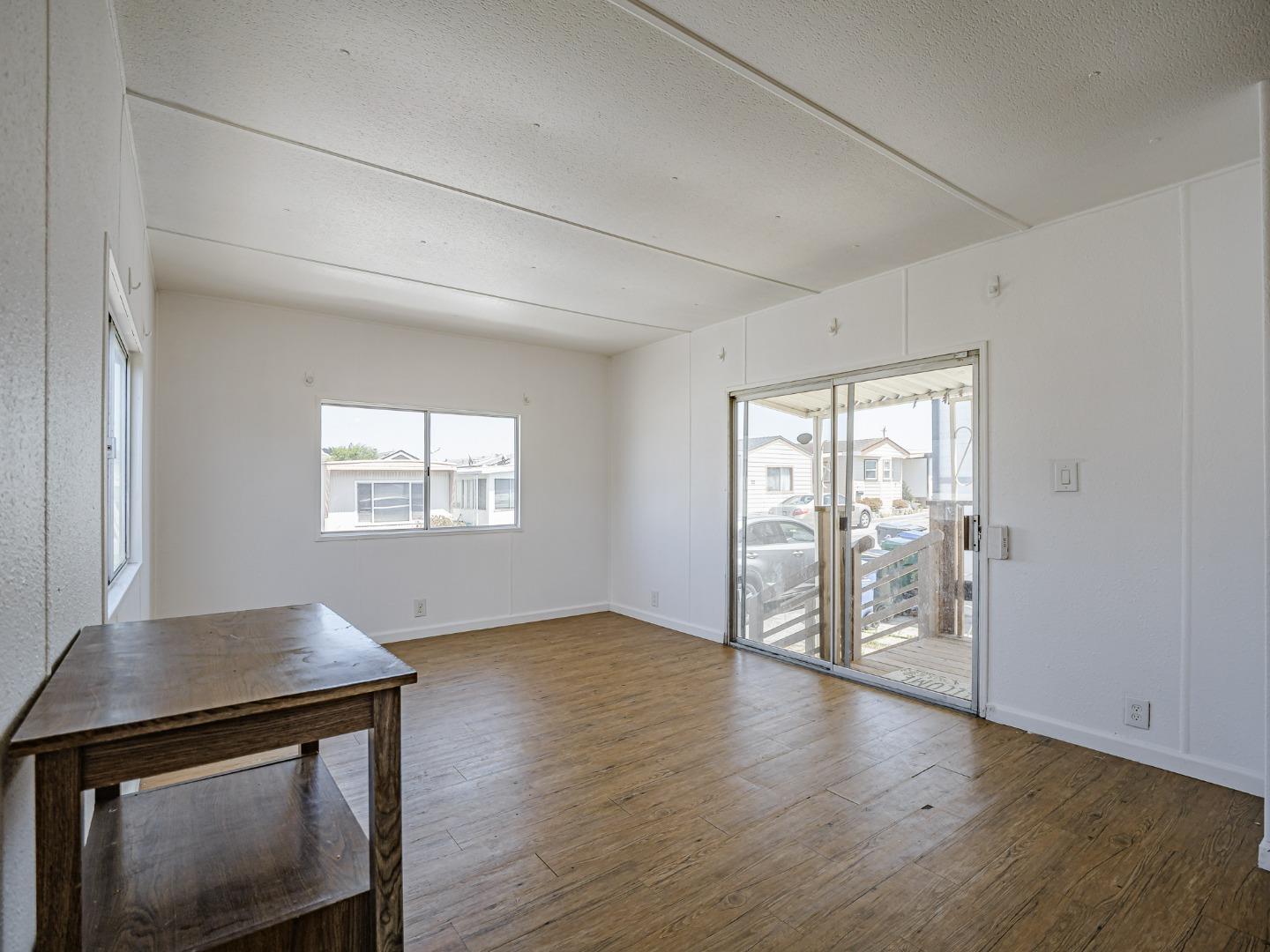 Detail Gallery Image 9 of 30 For 3128 Crescent Ave #19,  Marina,  CA 93933 - 3 Beds | 1 Baths