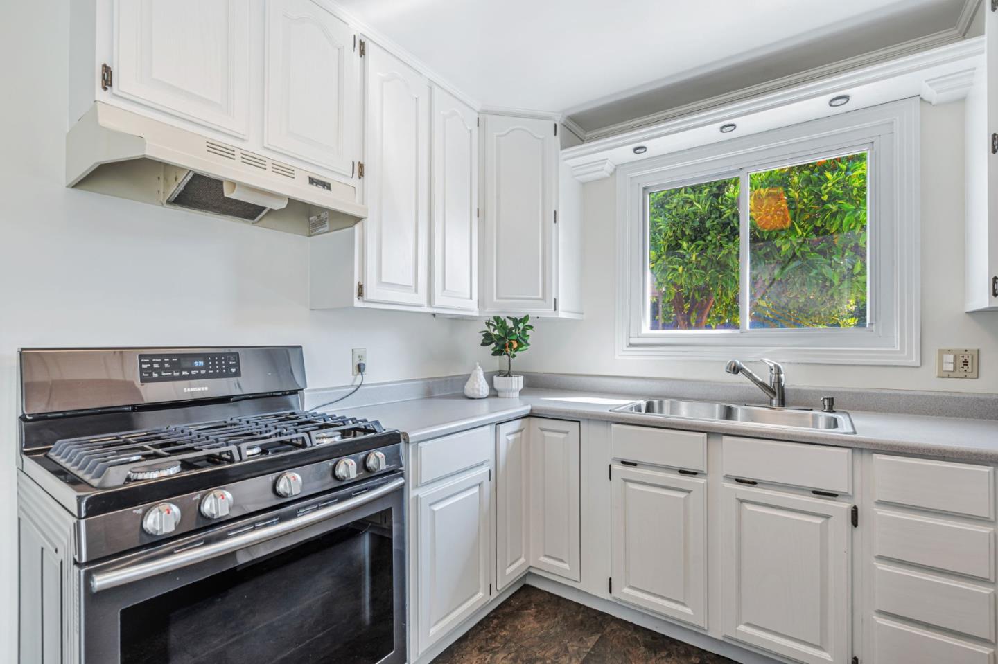 Detail Gallery Image 12 of 40 For 3993 Pasadena Dr, San Mateo,  CA 94403 - 3 Beds | 1 Baths