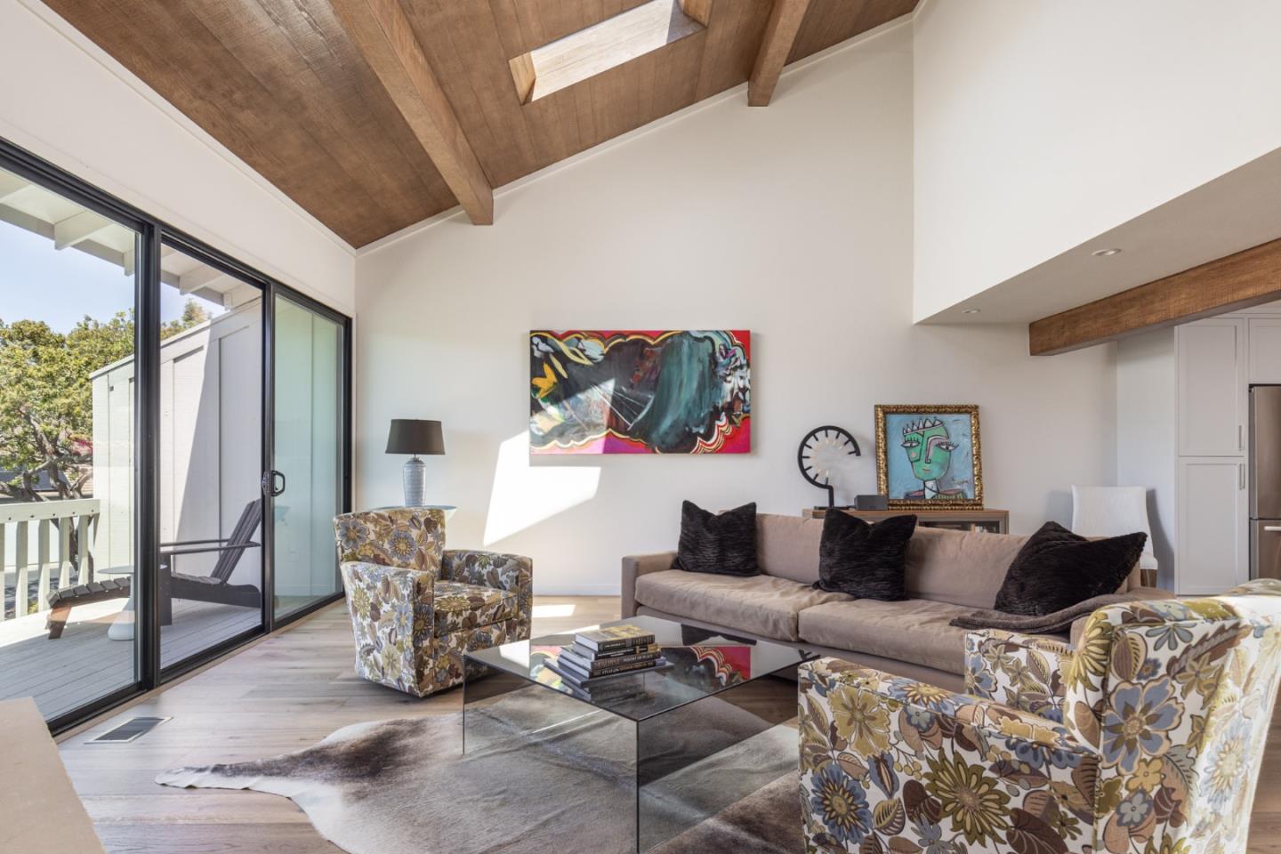 Detail Gallery Image 4 of 25 For 28086 Barn Way, Carmel,  CA 93923 - 3 Beds | 3/1 Baths