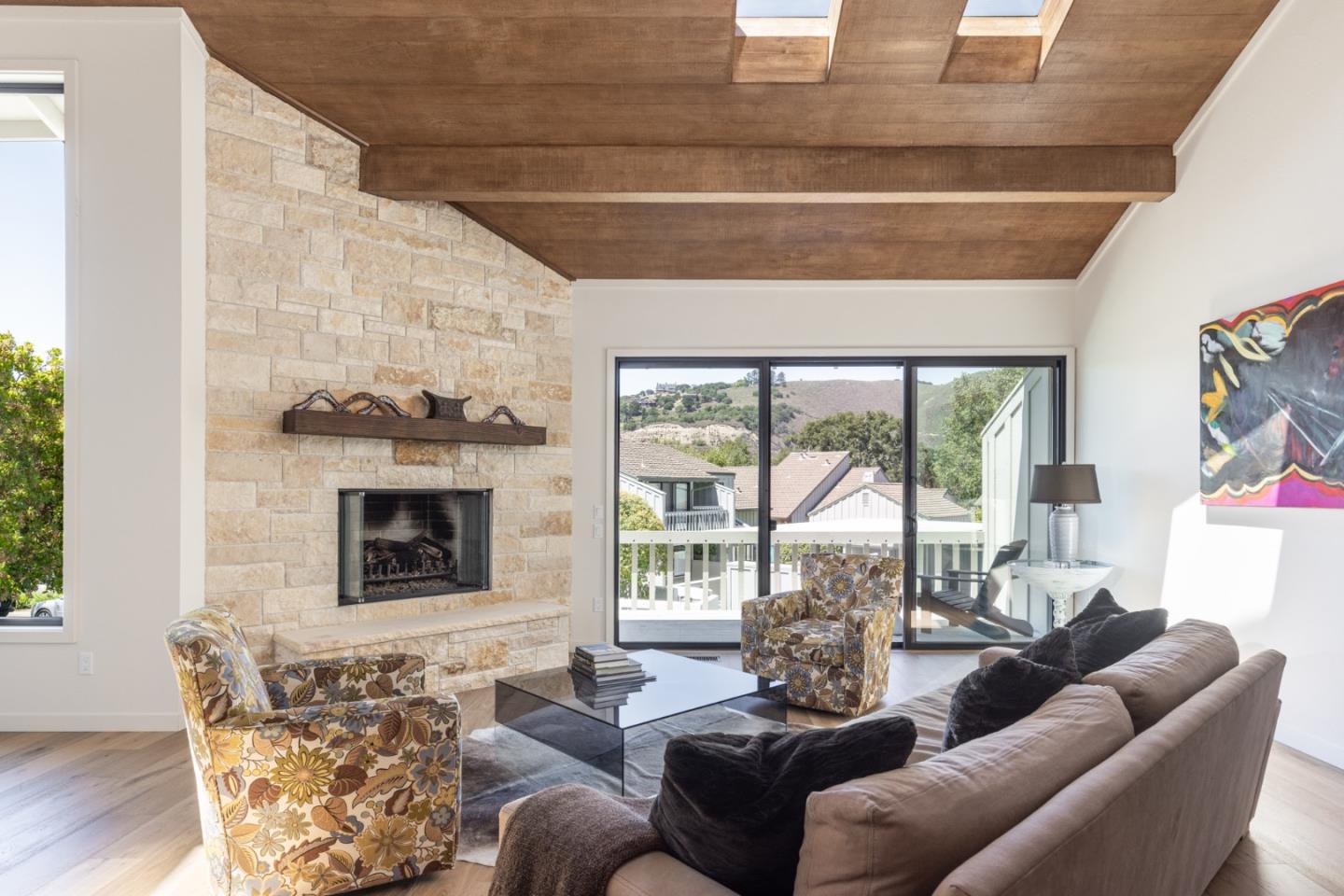 Detail Gallery Image 5 of 25 For 28086 Barn Way, Carmel,  CA 93923 - 3 Beds | 3/1 Baths