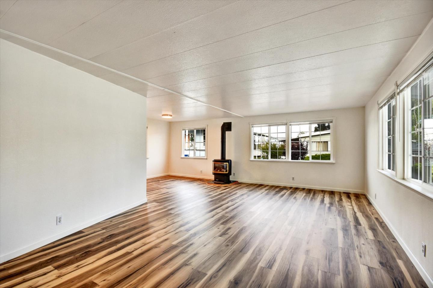 Detail Gallery Image 11 of 53 For 17 Pepperwood Way #17,  Soquel,  CA 95073 - 2 Beds | 2 Baths