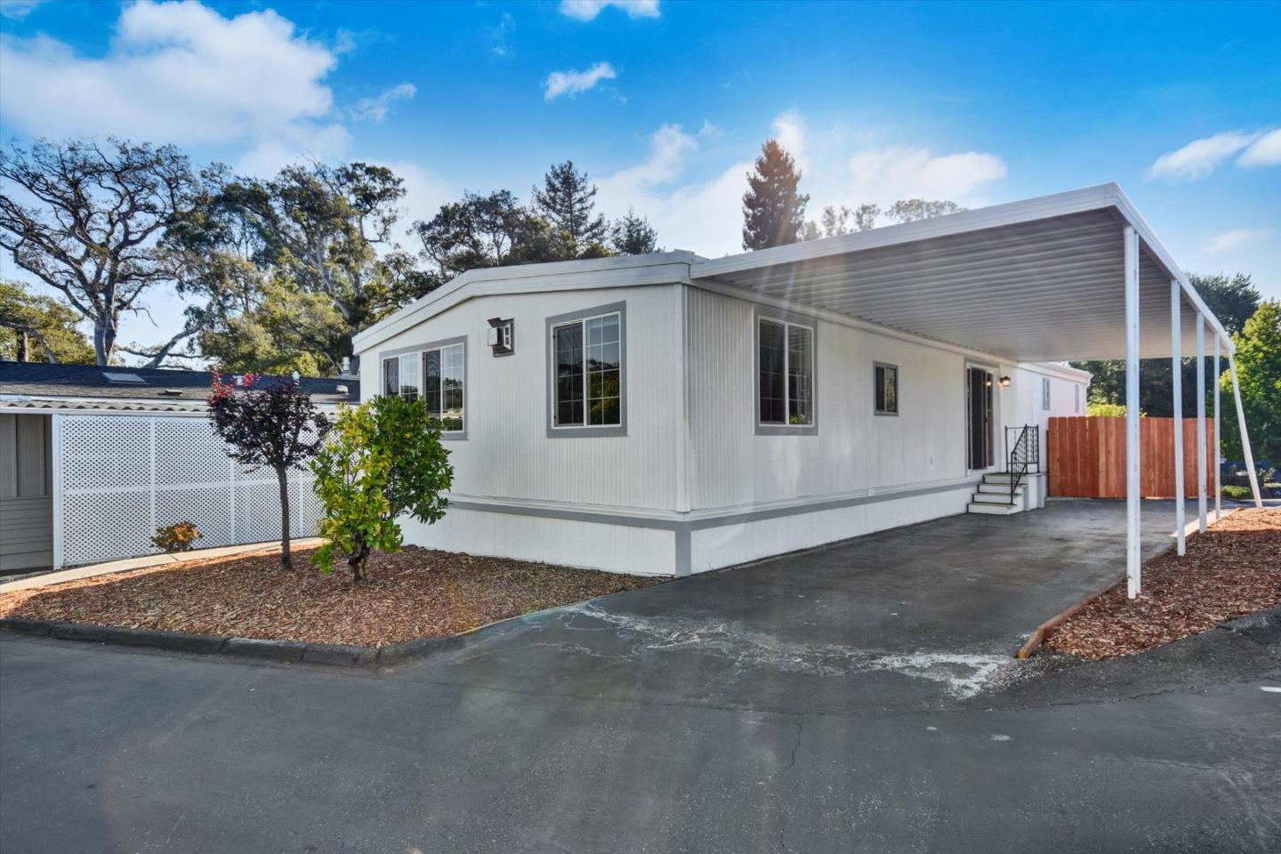 Detail Gallery Image 2 of 53 For 17 Pepperwood Way #17,  Soquel,  CA 95073 - 2 Beds | 2 Baths