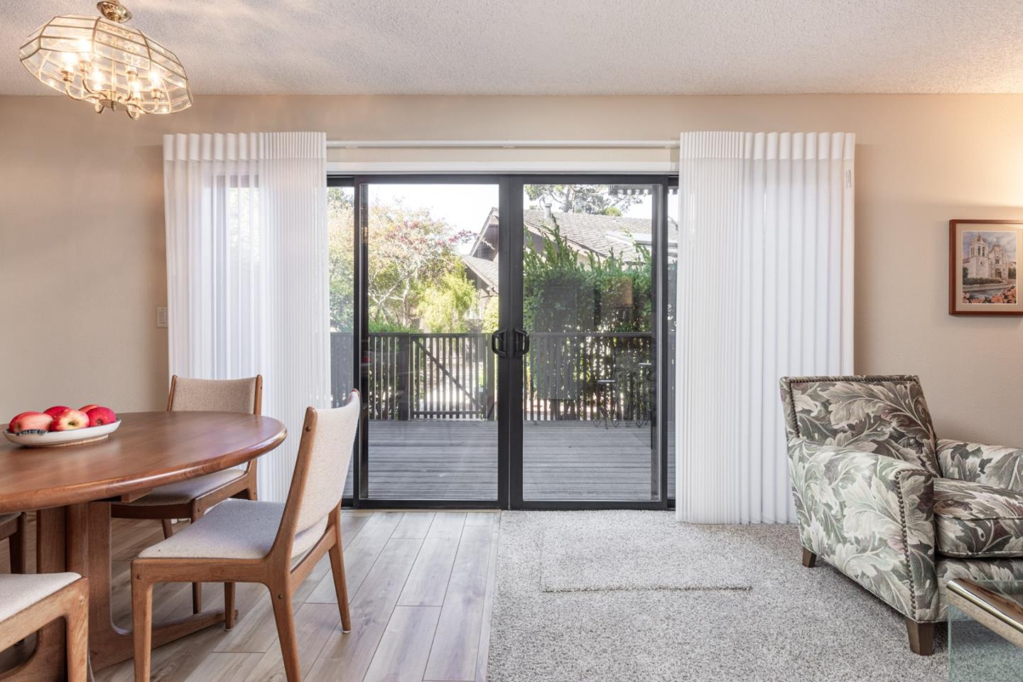 Detail Gallery Image 4 of 17 For 1360 Josselyn Canyon Rd #40,  Monterey,  CA 93940 - 3 Beds | 2/1 Baths