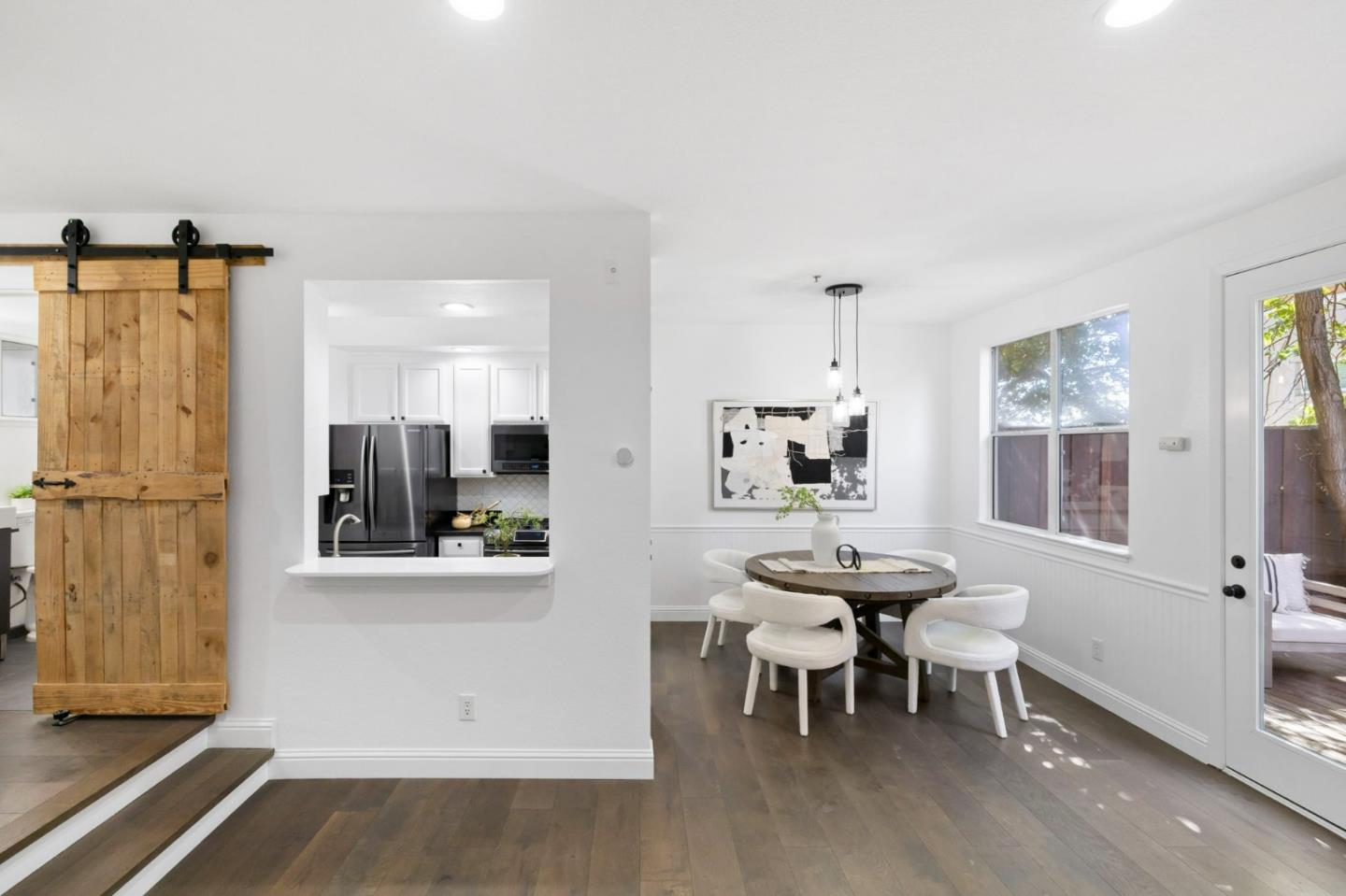 Detail Gallery Image 10 of 60 For 2086 S Delaware St, San Mateo,  CA 94403 - 2 Beds | 1/1 Baths