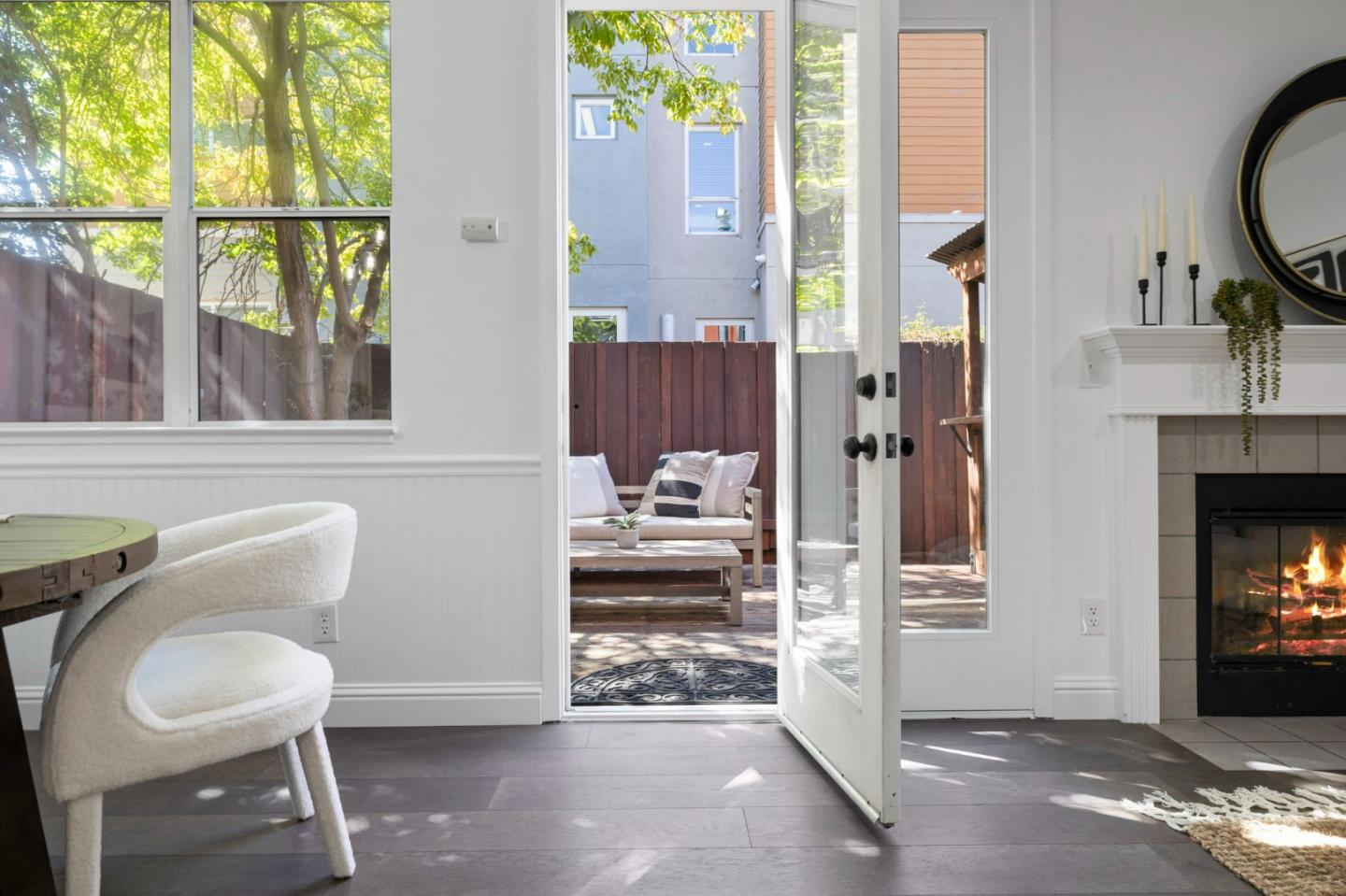 Detail Gallery Image 16 of 60 For 2086 S Delaware St, San Mateo,  CA 94403 - 2 Beds | 1/1 Baths
