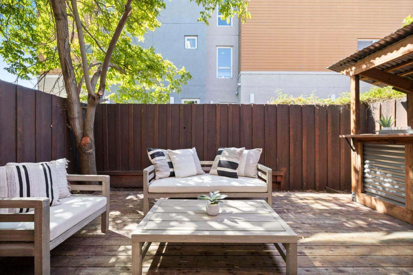 Detail Gallery Image 17 of 60 For 2086 S Delaware St, San Mateo,  CA 94403 - 2 Beds | 1/1 Baths
