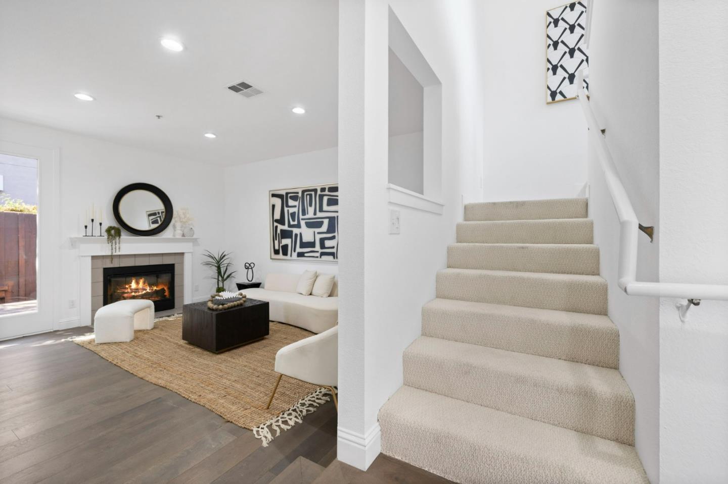 Detail Gallery Image 22 of 60 For 2086 S Delaware St, San Mateo,  CA 94403 - 2 Beds | 1/1 Baths