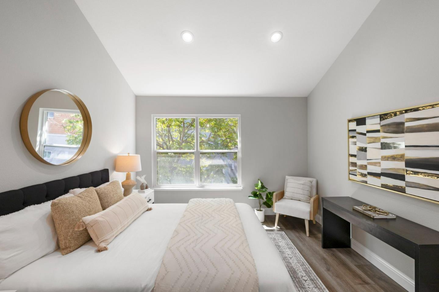 Detail Gallery Image 25 of 60 For 2086 S Delaware St, San Mateo,  CA 94403 - 2 Beds | 1/1 Baths