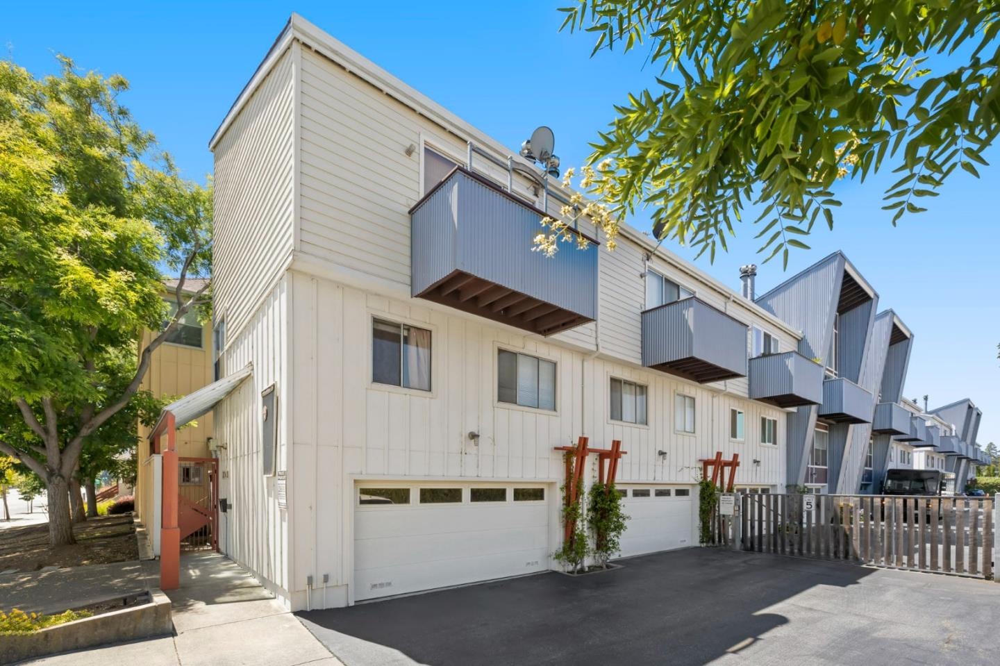Detail Gallery Image 49 of 60 For 2086 S Delaware St, San Mateo,  CA 94403 - 2 Beds | 1/1 Baths