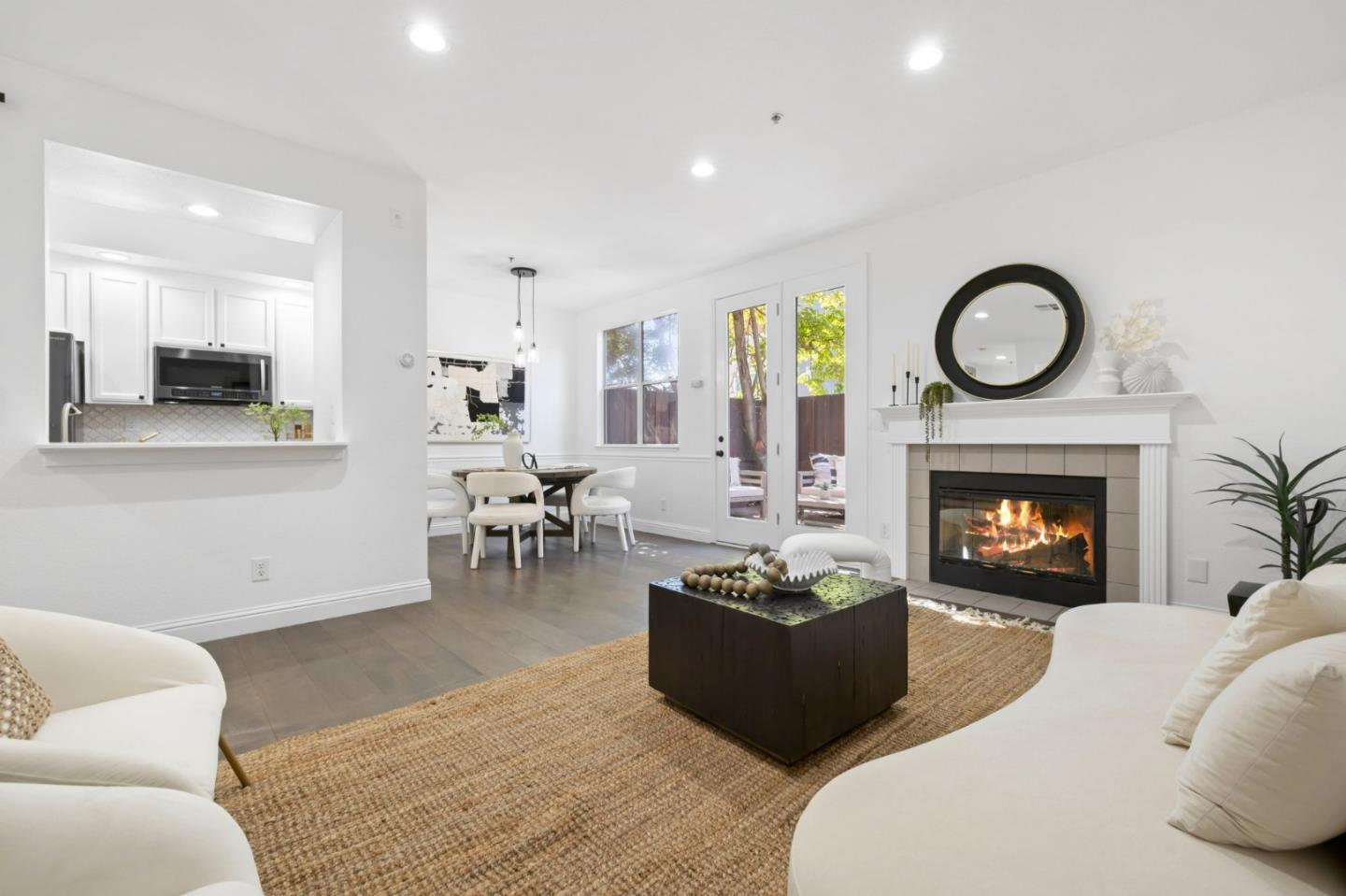 Detail Gallery Image 6 of 60 For 2086 S Delaware St, San Mateo,  CA 94403 - 2 Beds | 1/1 Baths