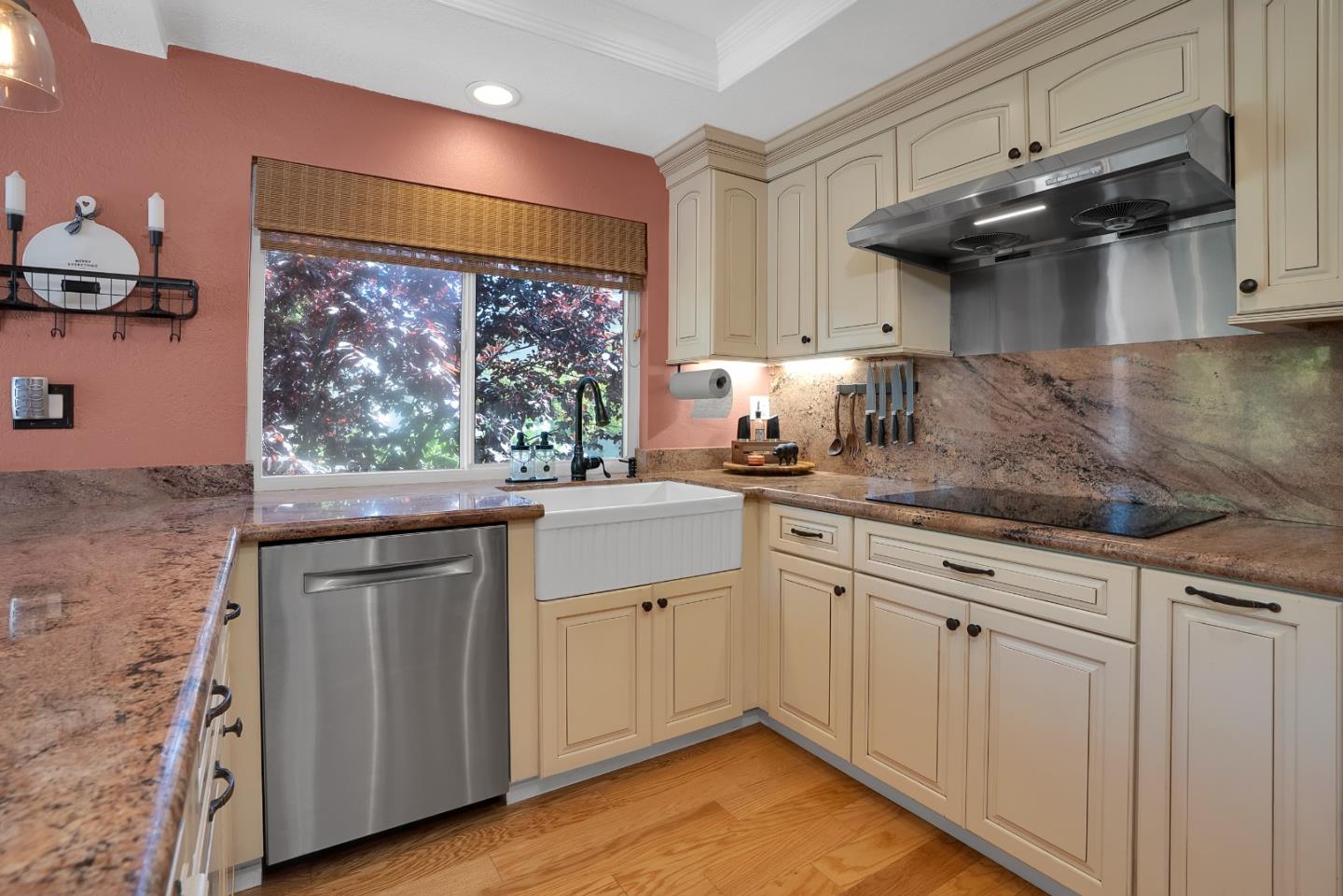 Detail Gallery Image 10 of 44 For 8386 Riesling Way, San Jose,  CA 95135 - 2 Beds | 2 Baths